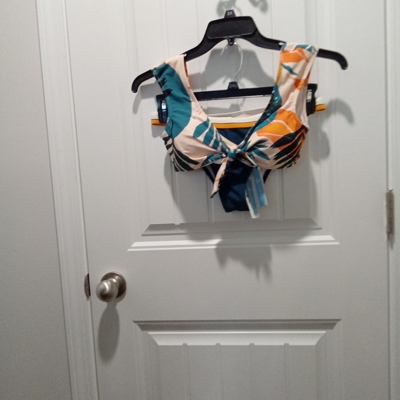 Cupshe Size M Dark Teal And Orange Tropical Print Bikini Set NWT - Picture 2 of 16